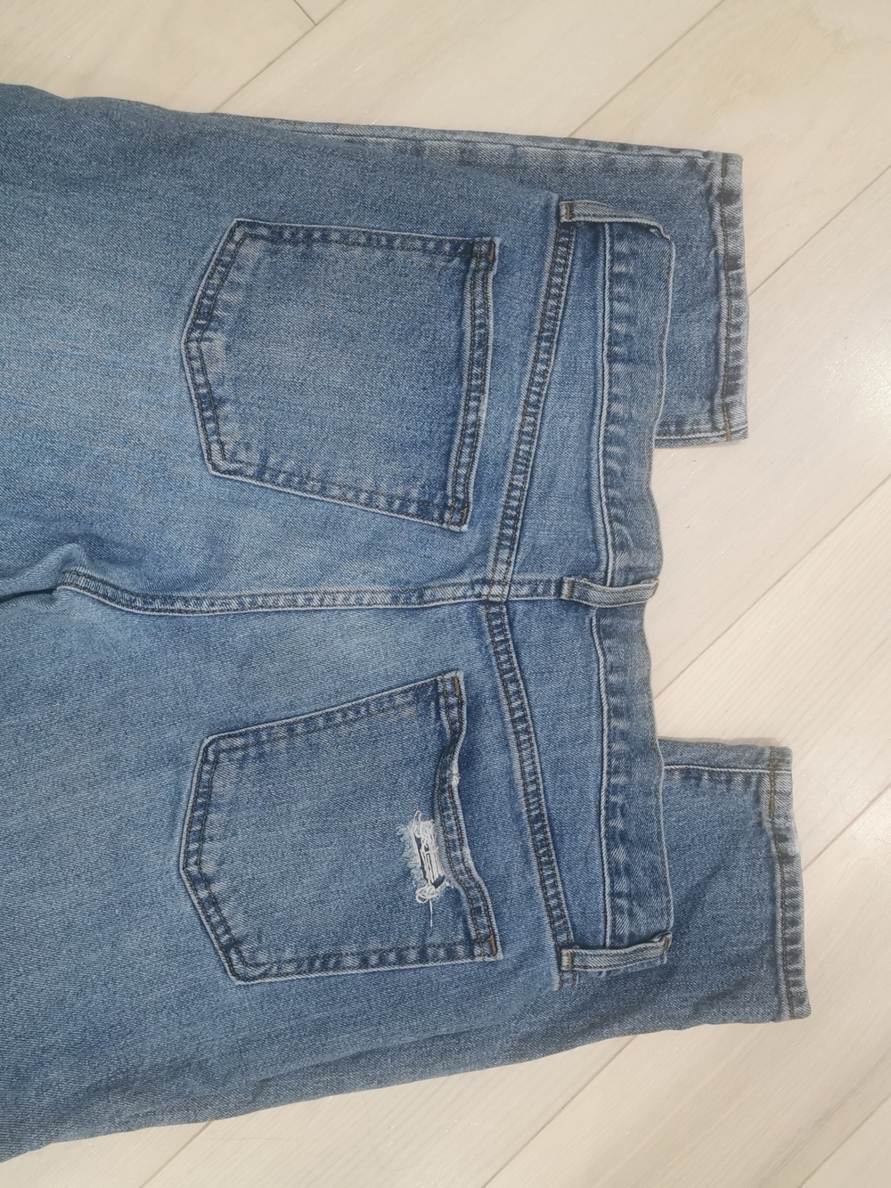 GAP Women's Medium Blue Straight Leg Jeans - Picture 4 of 6